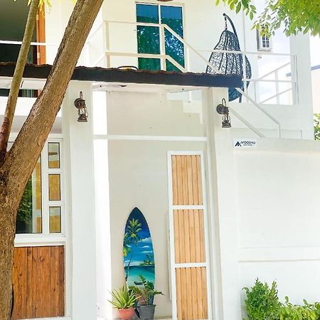 Hotel Moodhu Surf House Himmafushi Esterno foto