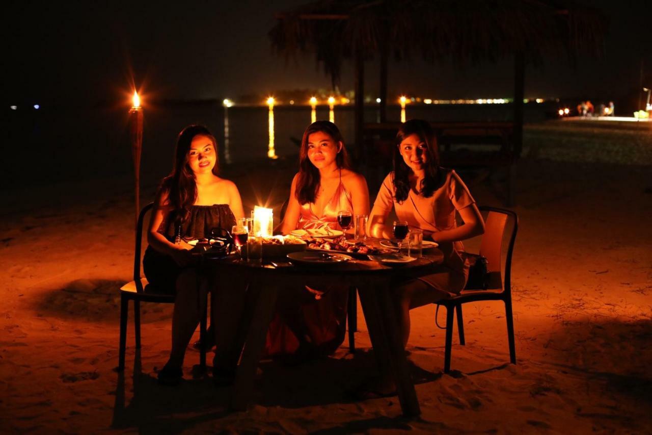 Hotel Moodhu Surf House Himmafushi Esterno foto