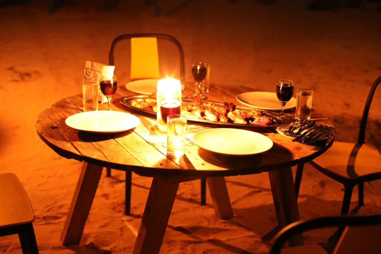Hotel Moodhu Surf House Himmafushi Esterno foto