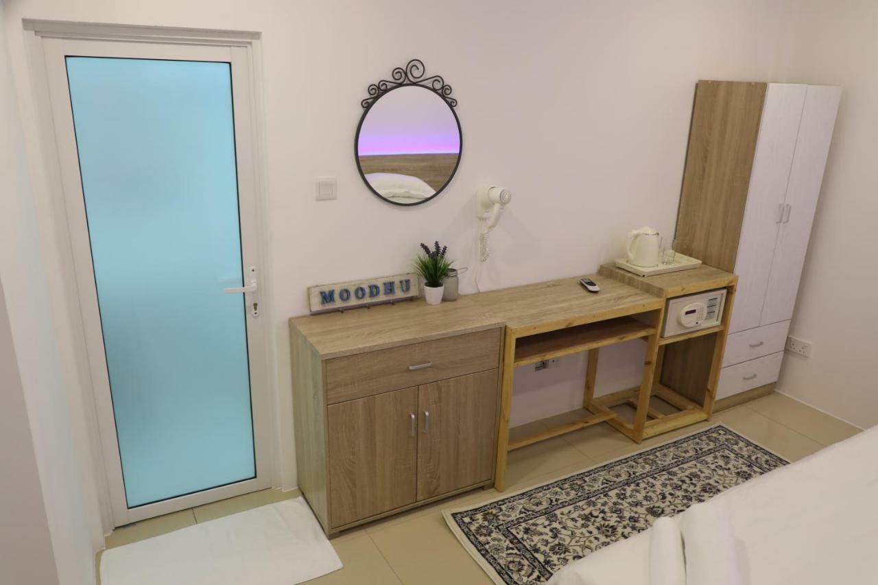Hotel Moodhu Surf House Himmafushi Esterno foto